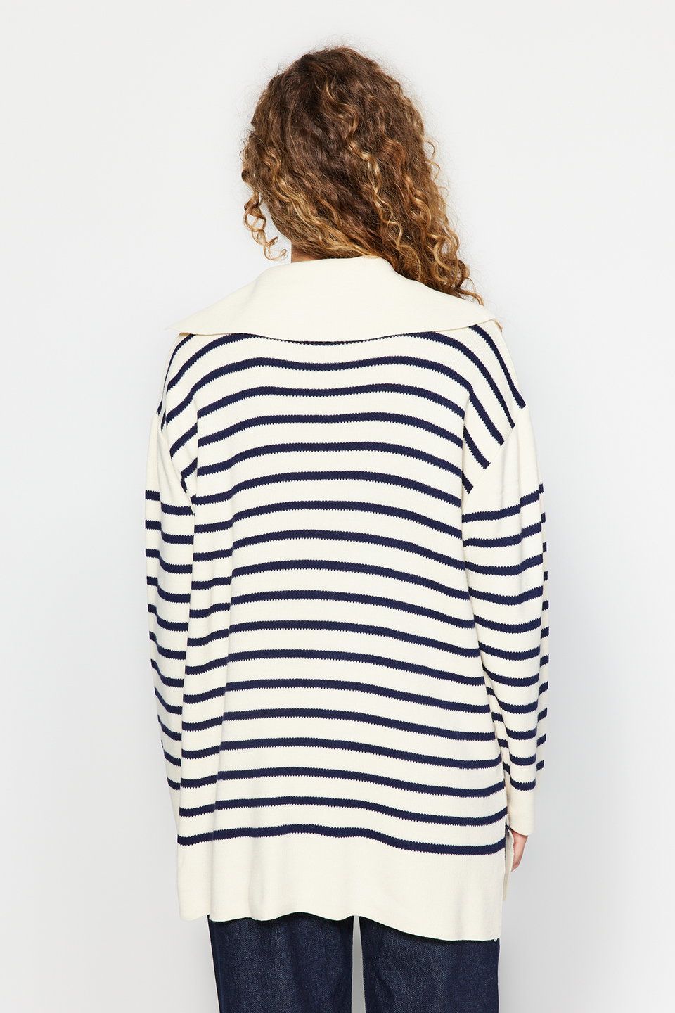 Comfortable Striped Knitwear Sweater TCTAW24AK00172