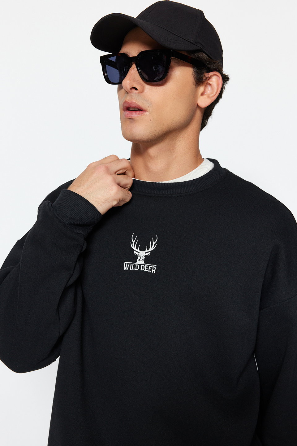 Oversize/Wide Cut Long Sleeve Animal Embroidered Sweatshirt TMNAW24SW00169