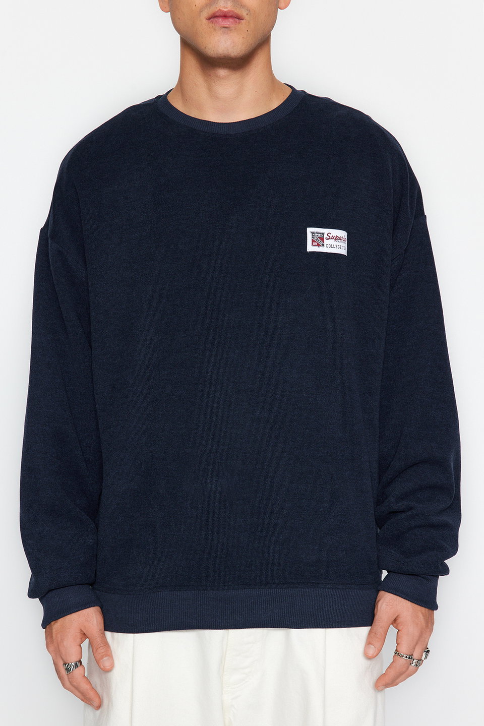 Oversize/Wide Cut Soft Texture College Themed Non-Raising Sweatshirt TMNAW24SW00245