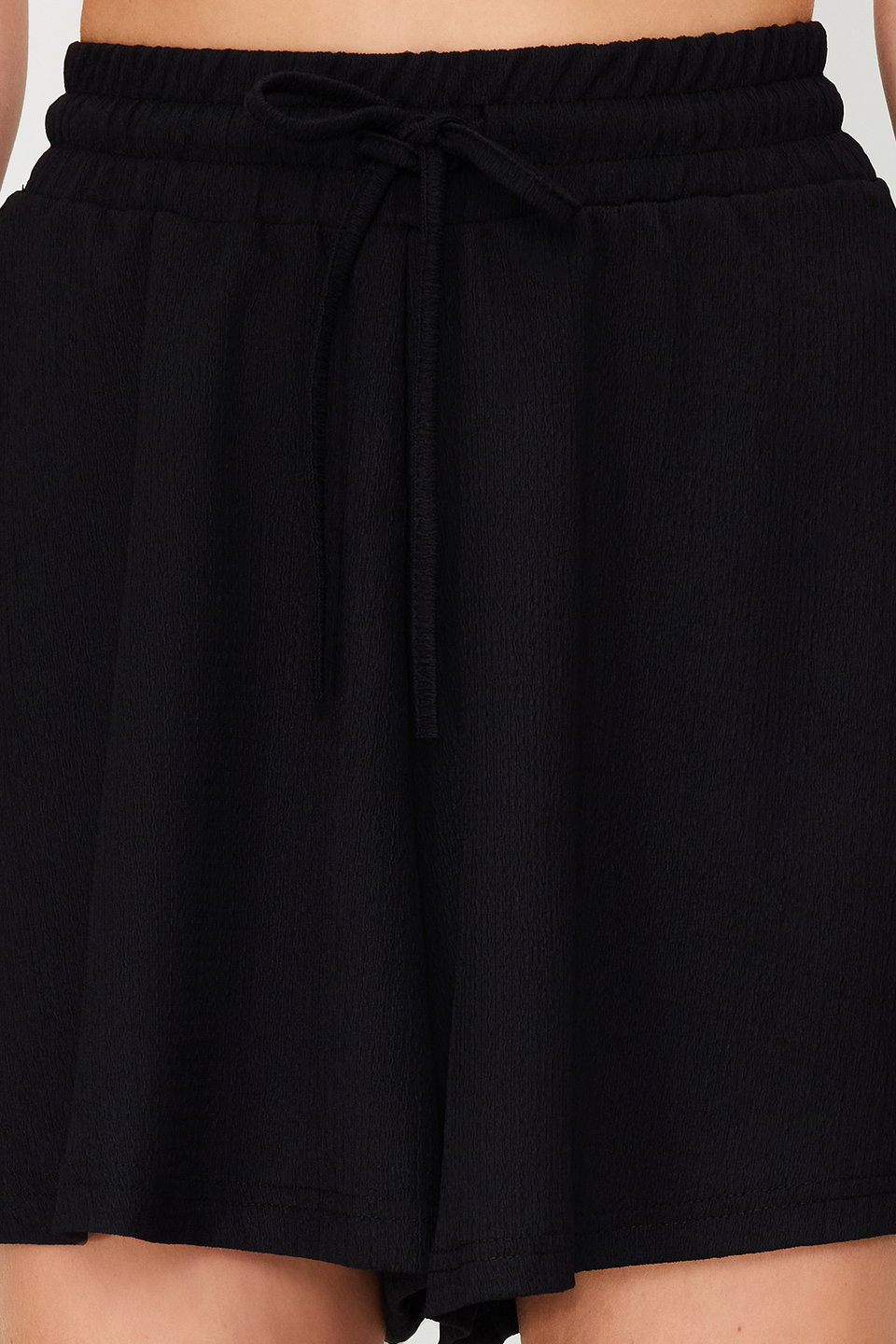 Relaxed Fit Regular Waist Wrap/Textured Knitted Shorts TWOSS22SR0212