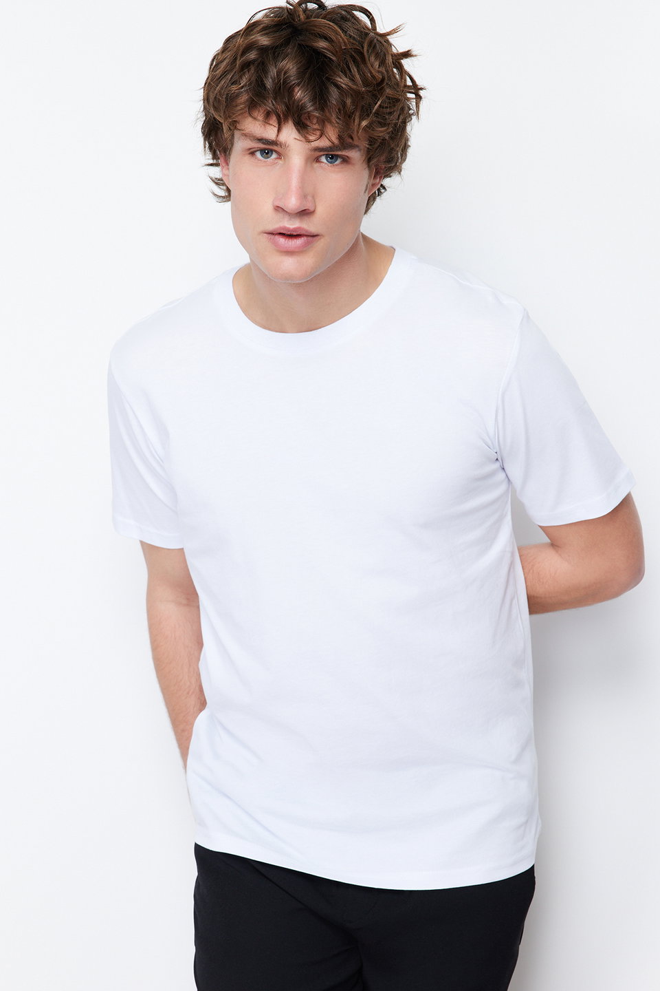 Basic Slim/Slim Cut 100% Cotton Short Sleeve Crew Neck T-Shirt TMNSS19BO0001