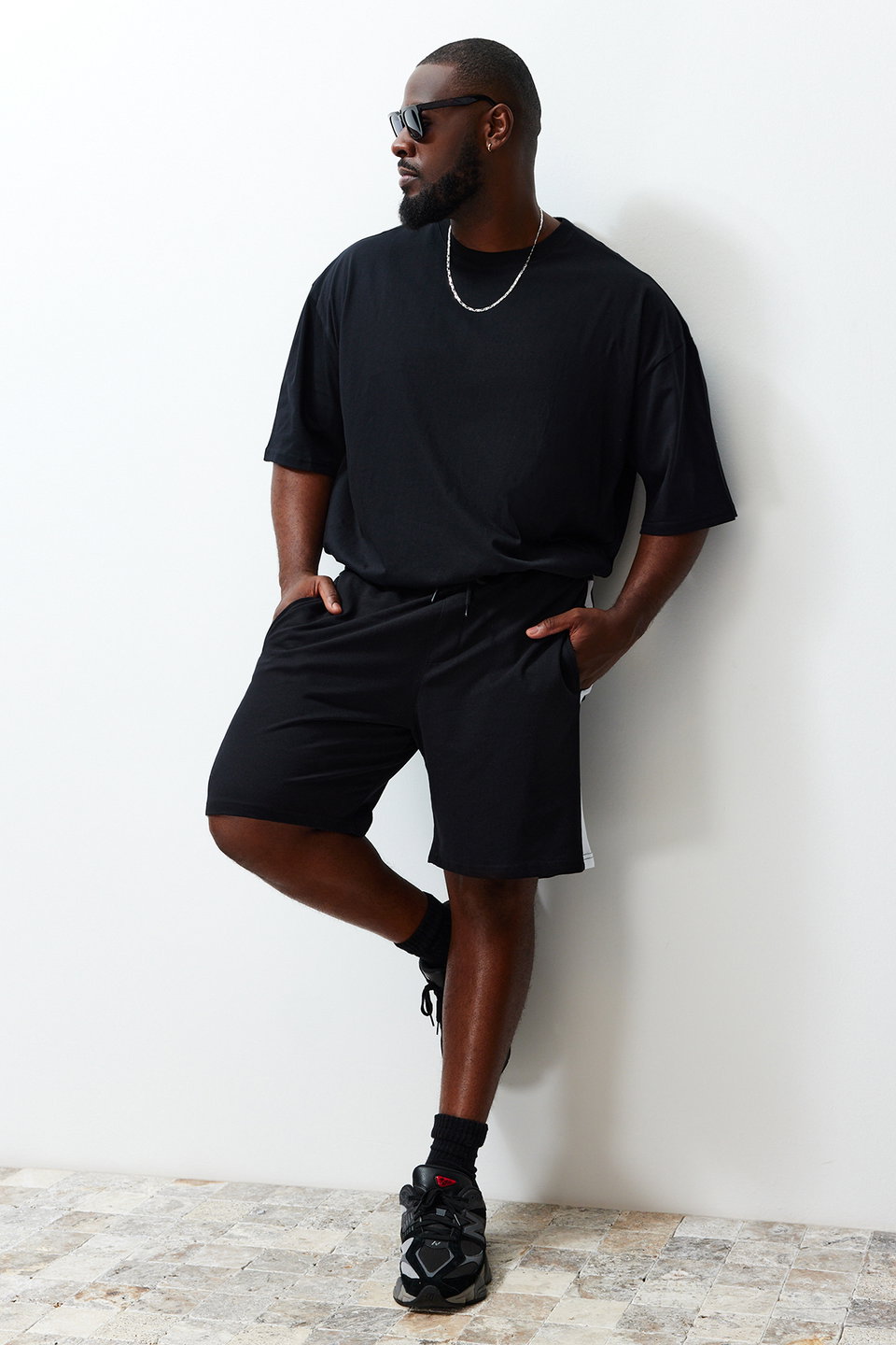 Plus Size Regular Cut Medium Length Elastic Waist Colored Paneled Shorts TMNSS23SR00046