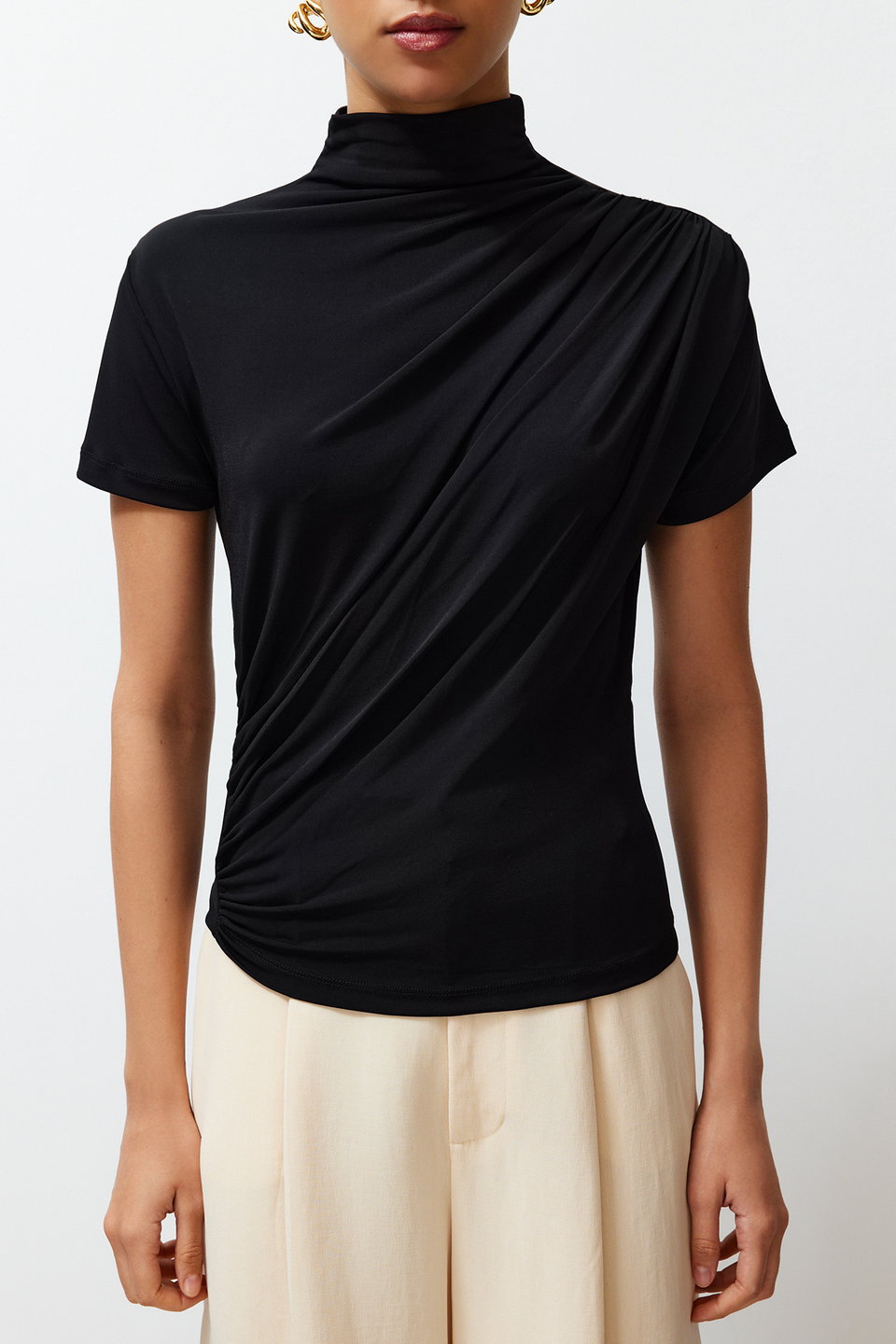 Shirring/Drape Detailed Fitted/Fitted Short Sleeve Stand Collar Stretch Knitted Blouse TWOSS24BZ00426