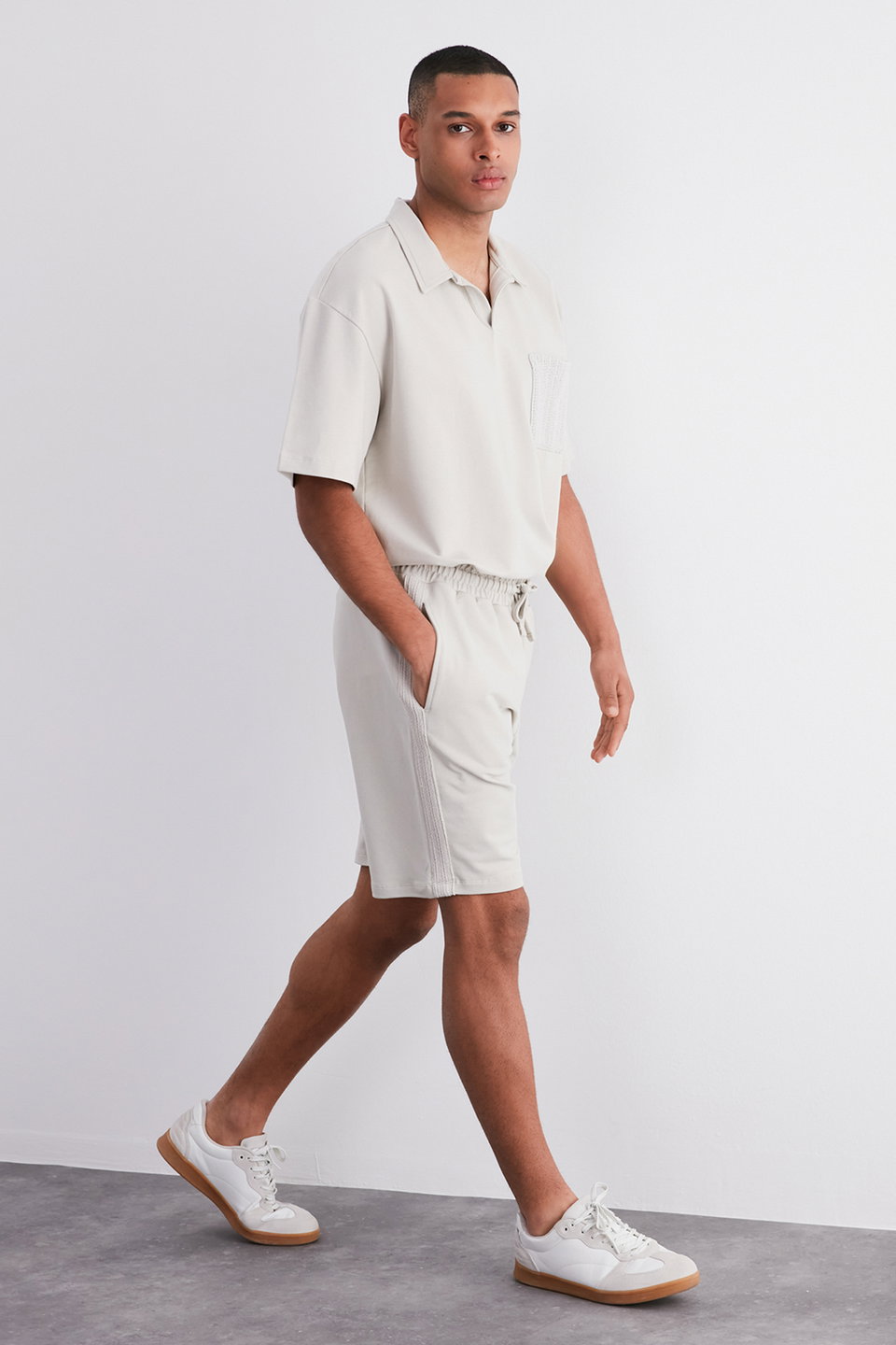 regular/normal cut limited edition knitwear-look piece detailed shorts & bermuda tmnss24sr00035