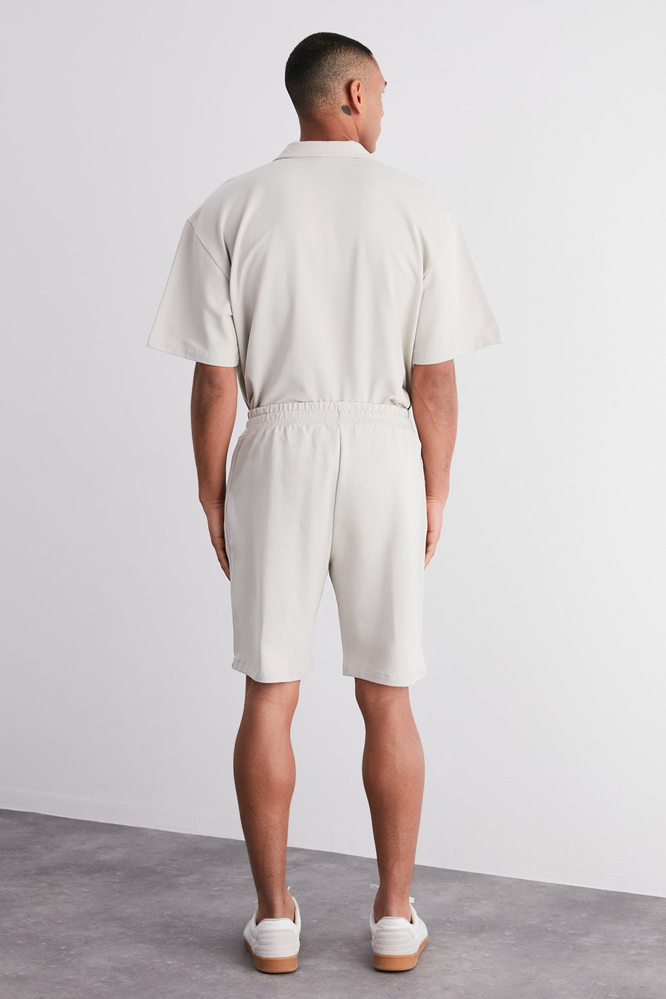 regular/normal cut limited edition knitwear-look piece detailed shorts & bermuda tmnss24sr00035