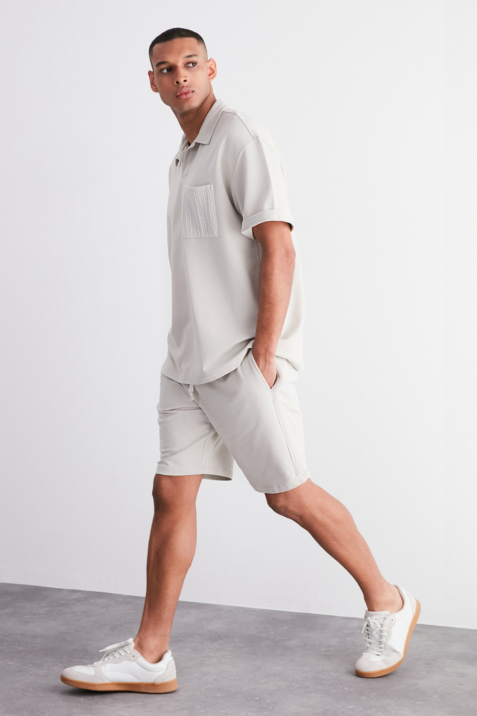 regular/normal cut limited edition knitwear-look piece detailed shorts & bermuda tmnss24sr00035