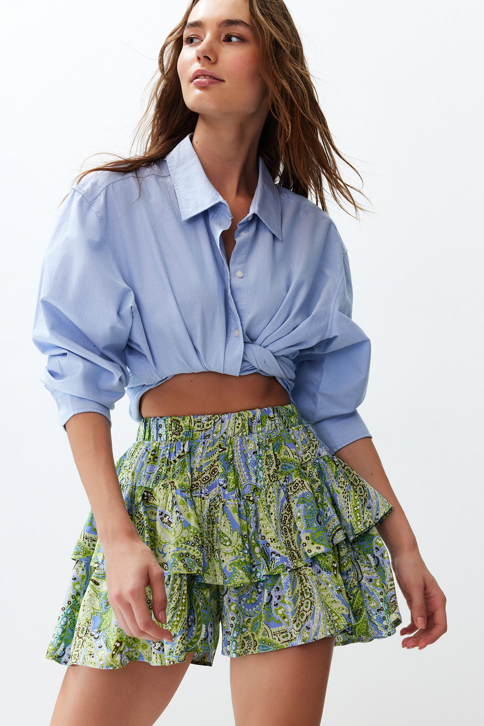 Oil Shawl Pattern Ruffle Waist Elastic Detail Viscose Woven Shorts TWOSS24SR00053