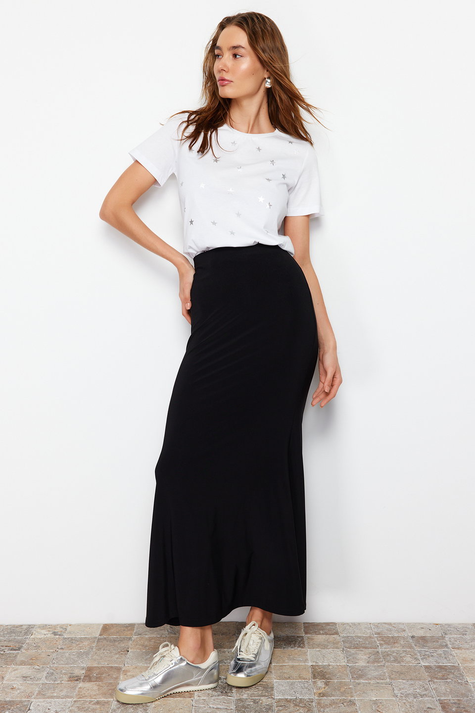 Body Sitting Fish Form Stretchy Knitted Maxi Skirt TWOSS24ET00155