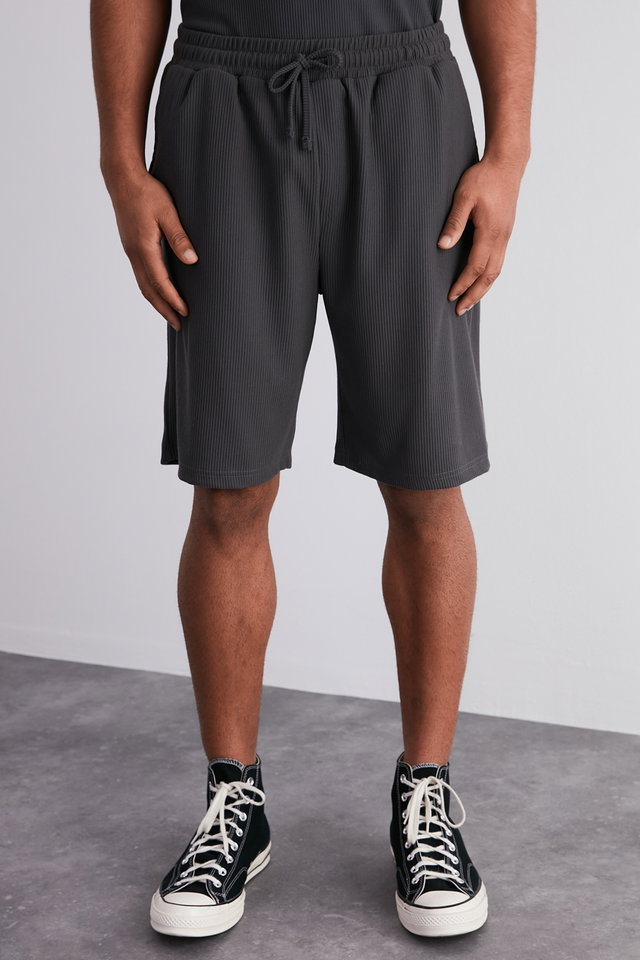 Smoked - Premium Smoke Oversize/Wide Cut Textured Wrinkle-Free Ottoman Shorts TMNSS24SR00037