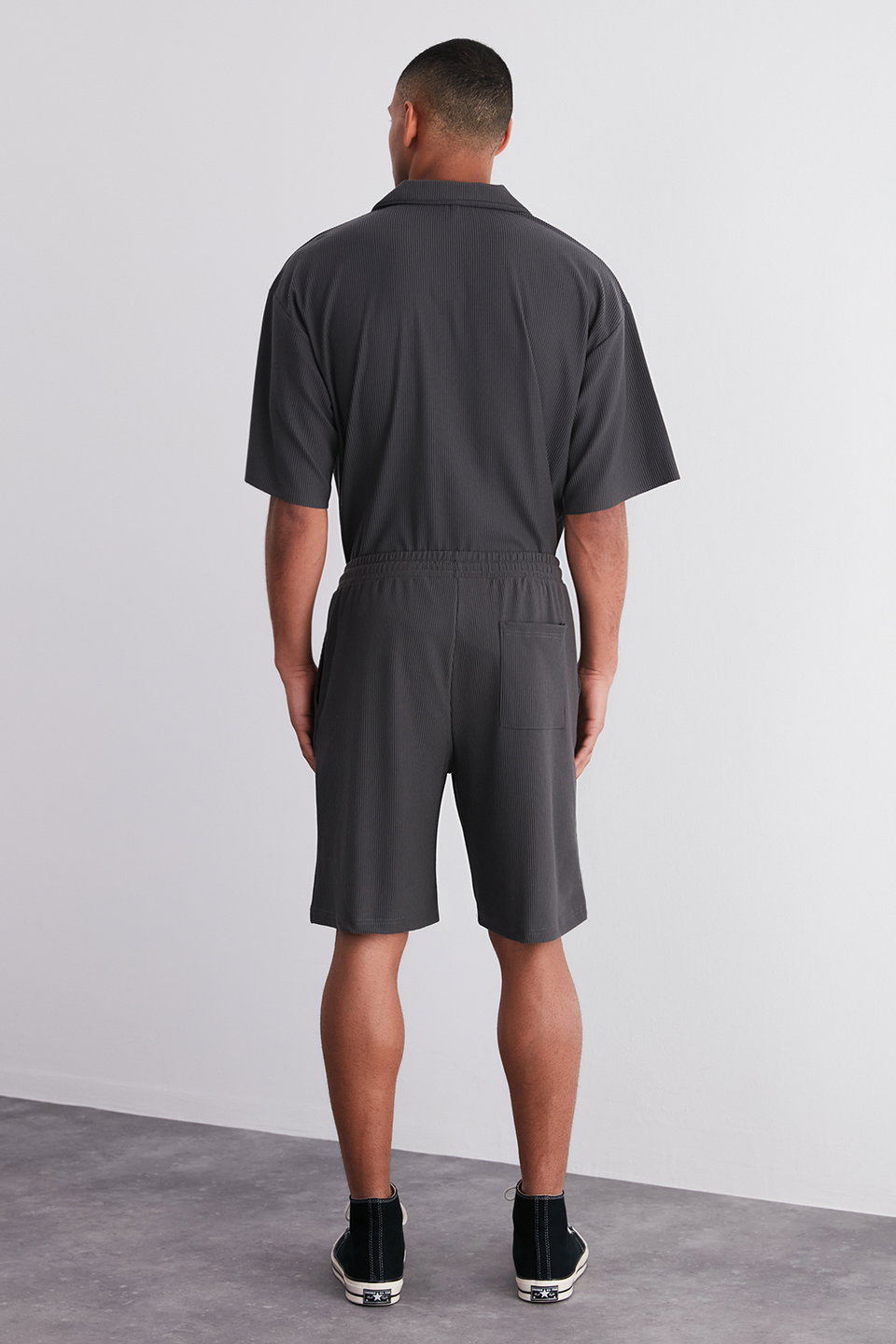 Premium Smoke Oversize/Wide Cut Textured Wrinkle-Free Ottoman Shorts TMNSS24SR00037