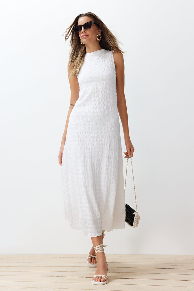 White - White Plain Texture A-line/Bell Form Crew Neck Texture Maxi Dress TWOSS24EL00683