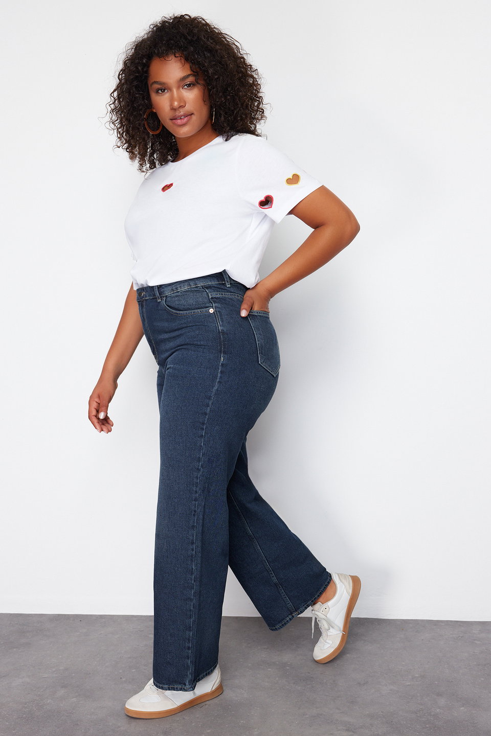 High Waist Faded Effect Vintage Wash Wide Leg Plus Size Wide Leg Jeans TBBSS24CJ00050