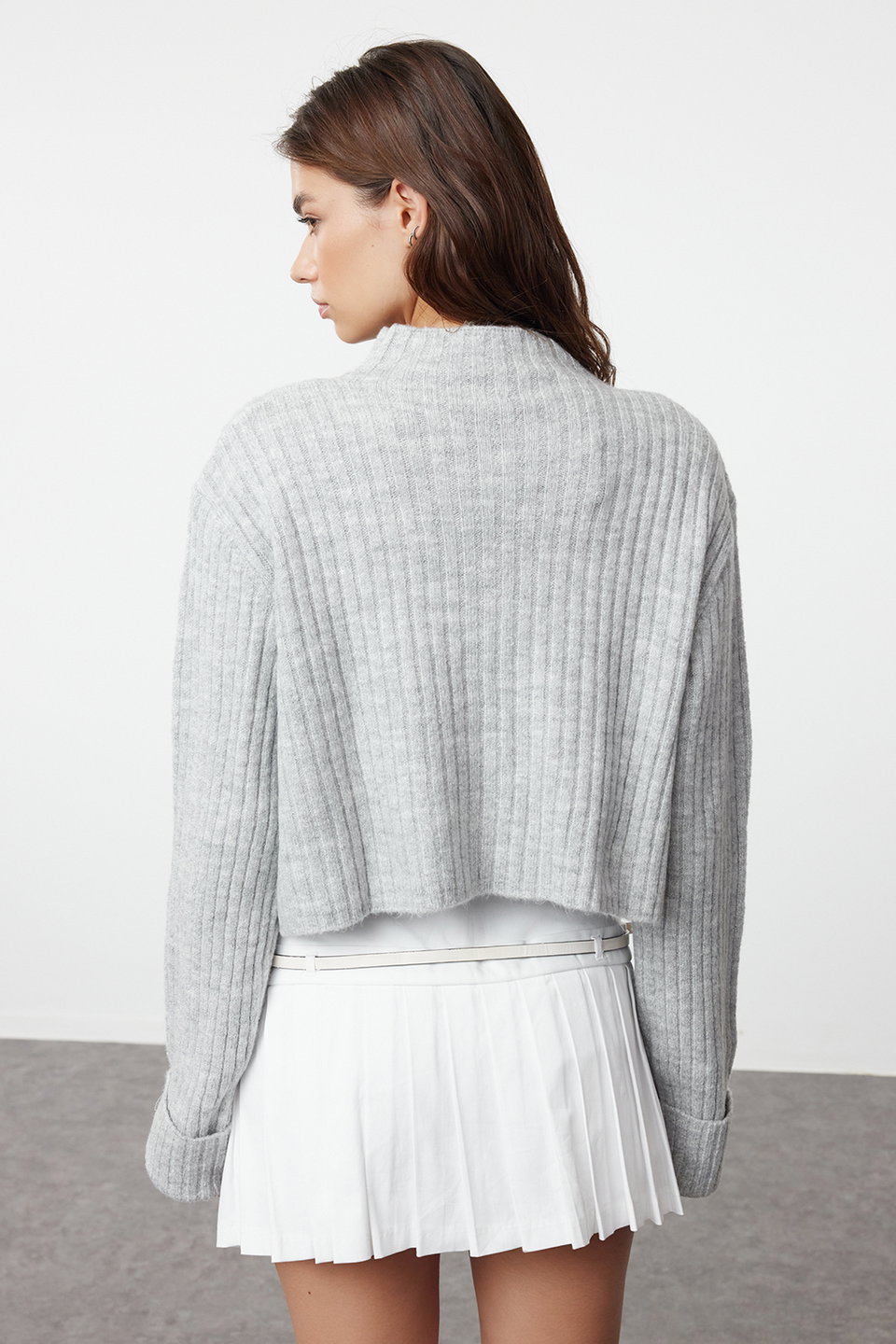 Crop Soft Textured High Neck Knitwear Cardigan TWOAW22HI0174