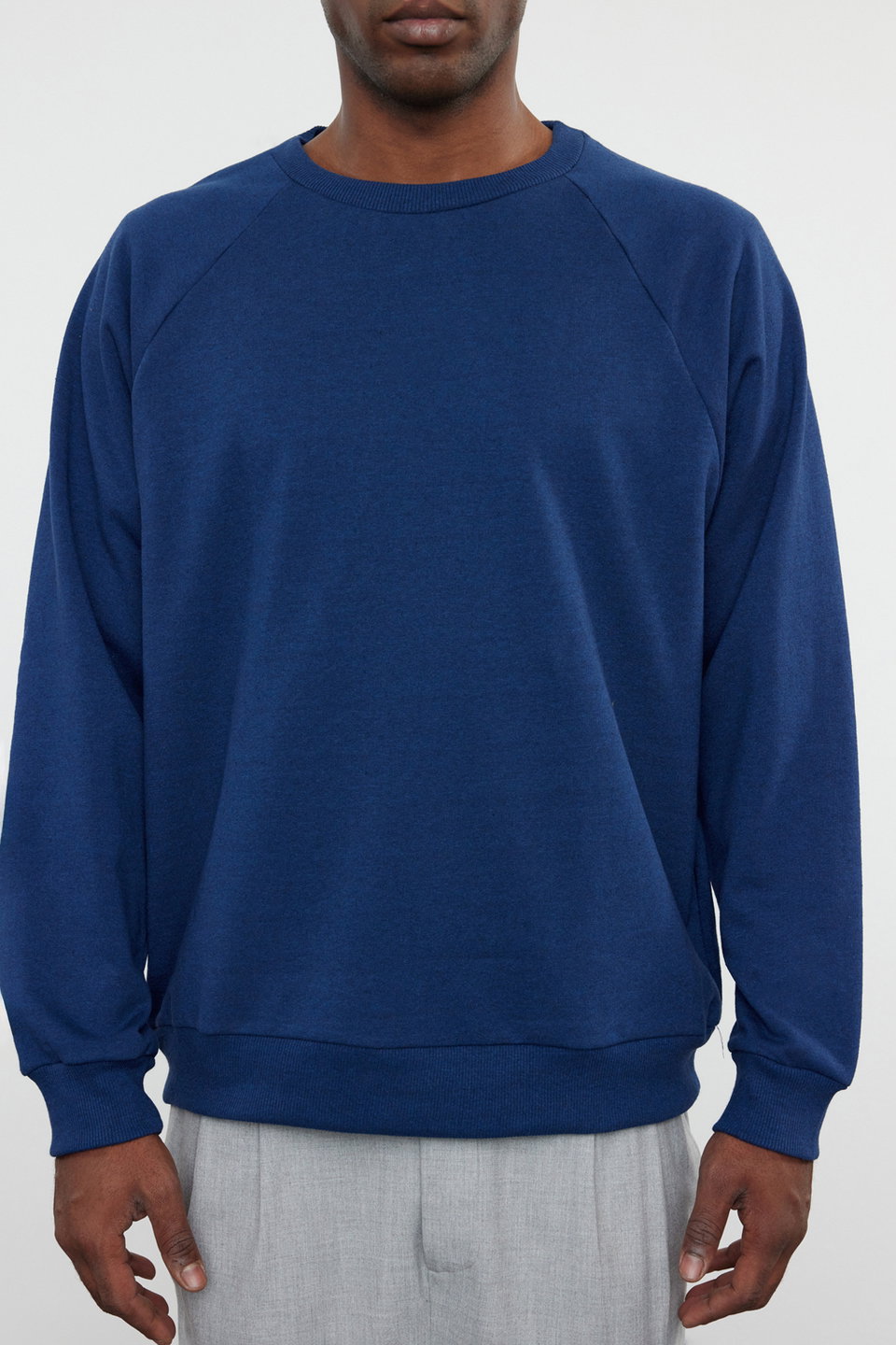 Oversize/Wide Cut Fleece Inside/Warm Raglan Sleeve Sweatshirt TMNAW23SW00190