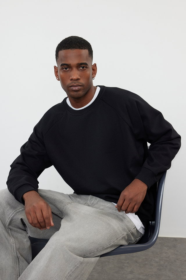 Black - Navy Blue Oversize/Wide Cut Fleece Inside/Warm Raglan Sleeve Sweatshirt TMNAW23SW00190