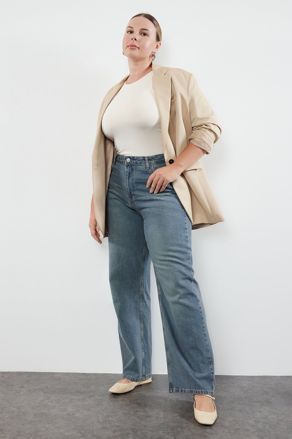 High Waist Faded Effect Vintage Wash Wide Leg Plus Size Wide Leg Jeans TBBSS24CJ00042