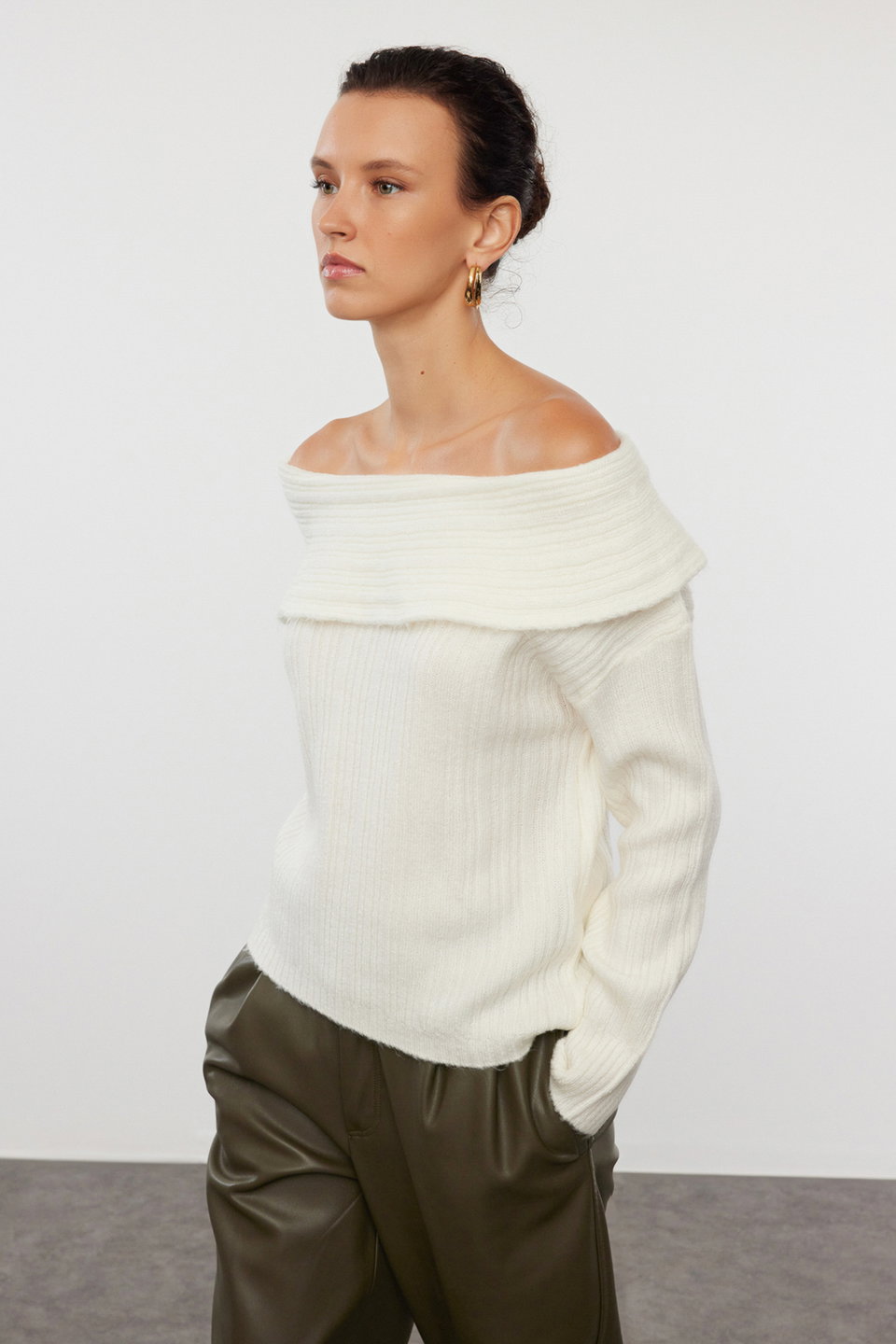 Plum Soft Textured Carmen Collar Knitwear Sweater TWOAW25KZ00076