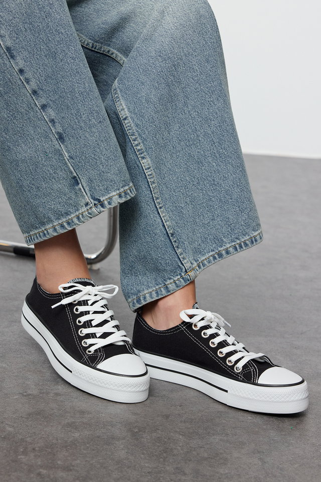 Black - White Laced High Sole Women's Sneakers TAKAW25SN00001
