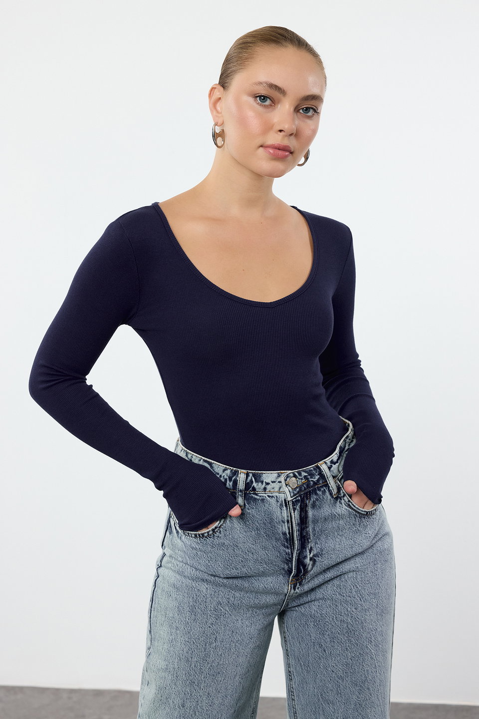 2-Pack V-Neck Fitted Cotton Stretchy Knitted Blouse TWOAW24BZ00068
