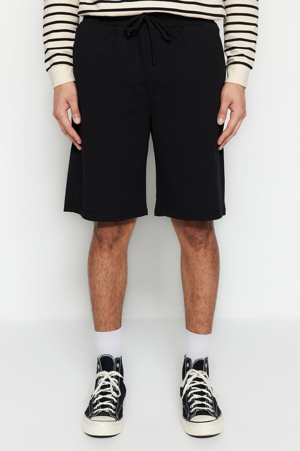 Basic Oversize/Wide Cut Elastic Waist Lace-Up Shorts TMNSS22SR0257