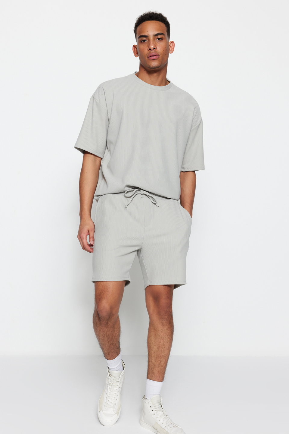 Regular Cut Medium Length Corded Textured Shorts TMNSS23SR00039