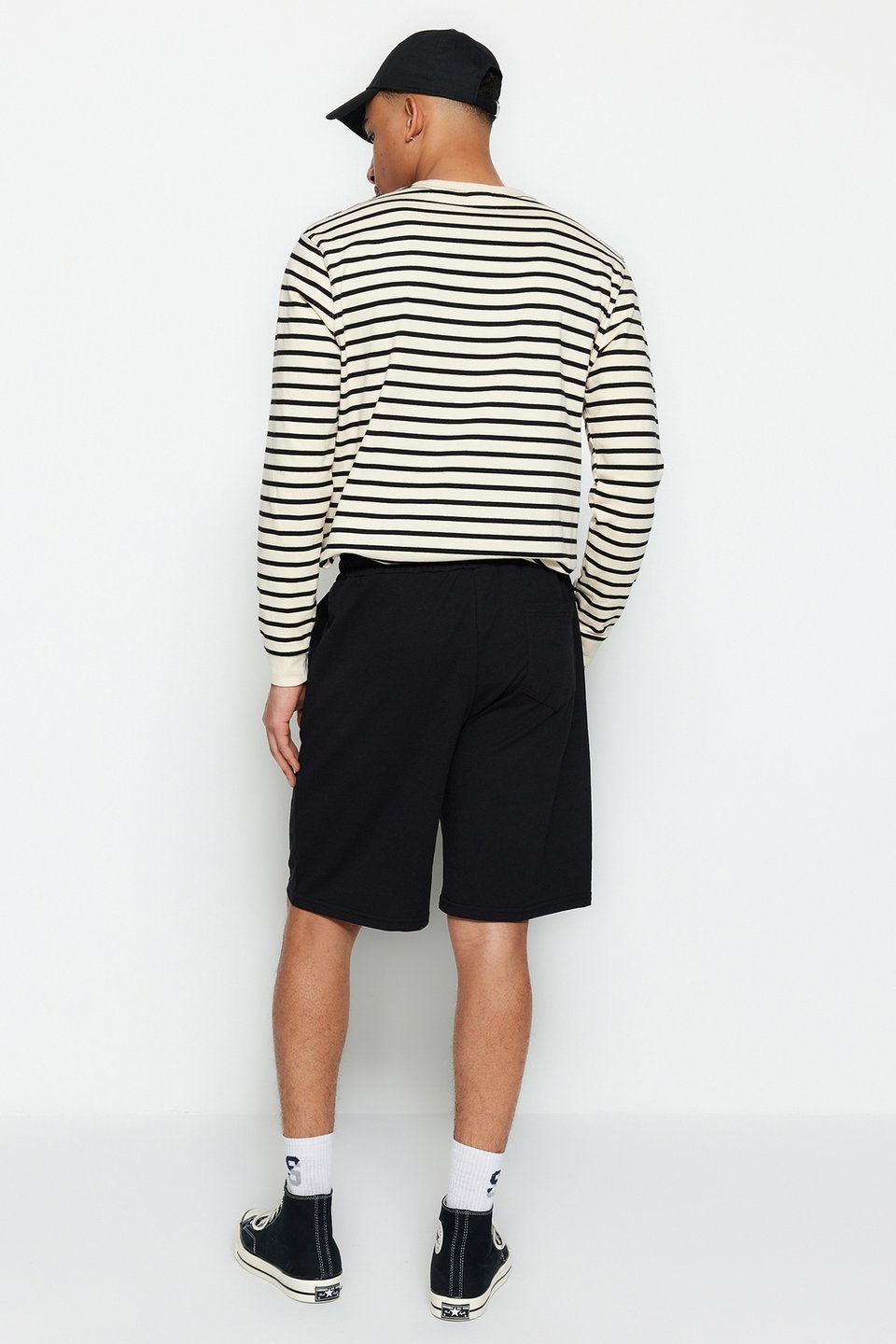 Basic Oversize/Wide Cut Elastic Waist Lace-Up Shorts TMNSS22SR0257