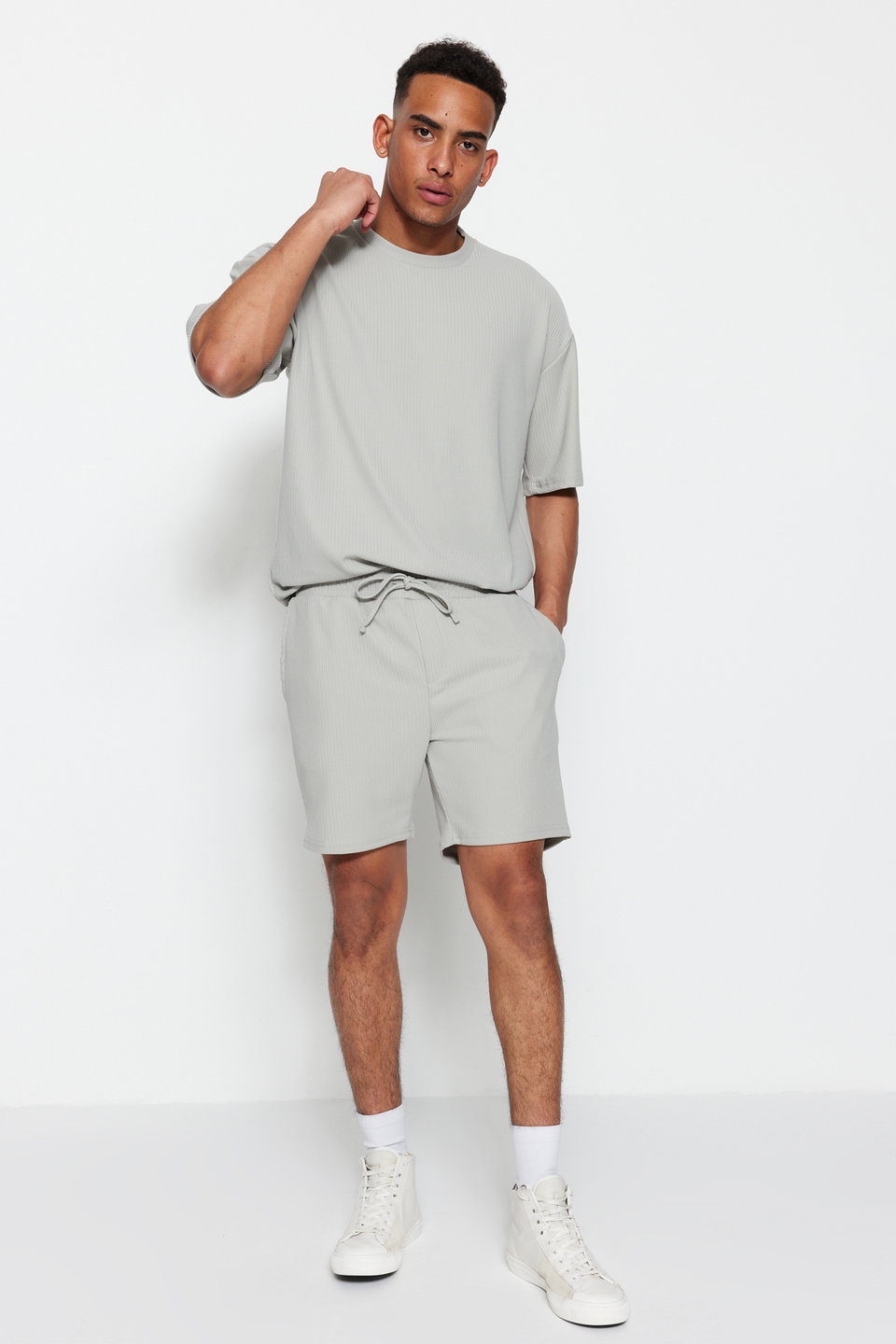 Regular Cut Medium Length Corded Textured Shorts TMNSS23SR00039