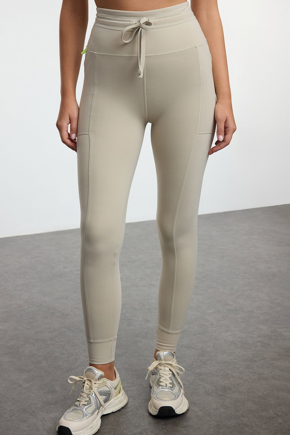 Brushed Soft Fabric Pocket and Tie Detailed Full Length Knitted Sports Leggings THMAW25TY00014