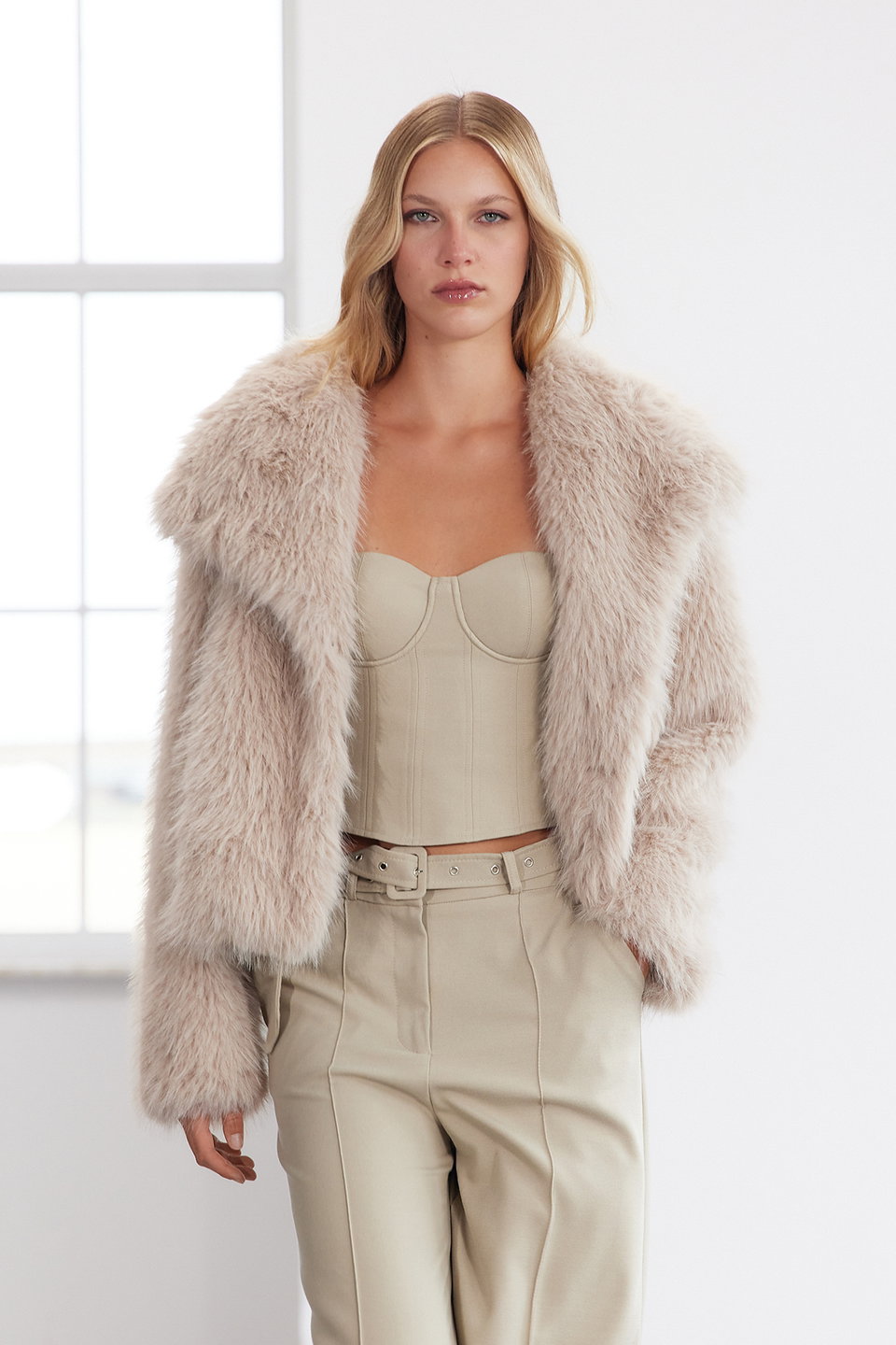 Oversize Mold Fur Coat Twoaw25Mo00035