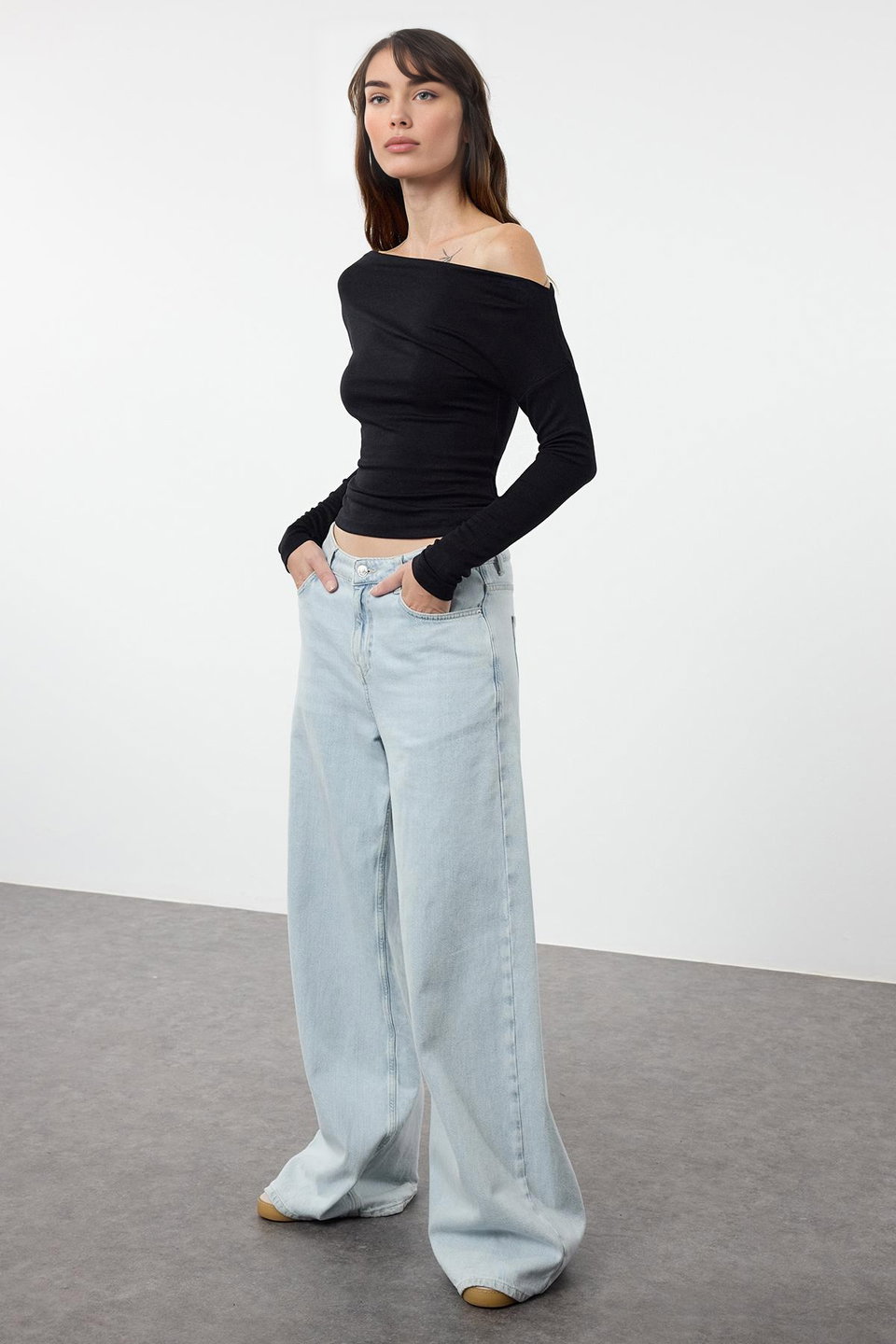 Plain Premium Soft Fabric Fitted/Fits the Body Boat Neck Knitted Blouse TWOAW24BZ00227