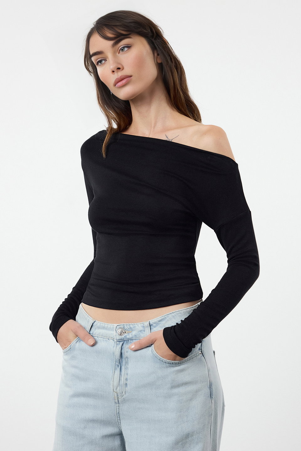 Plain Premium Soft Fabric Fitted/Fits the Body Boat Neck Knitted Blouse TWOAW24BZ00227