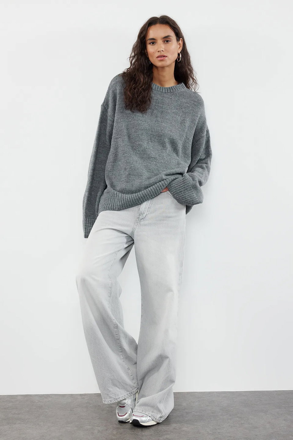 Wide Pattern Crew Neck Knitwear Sweater TWOAW25KZ00168
