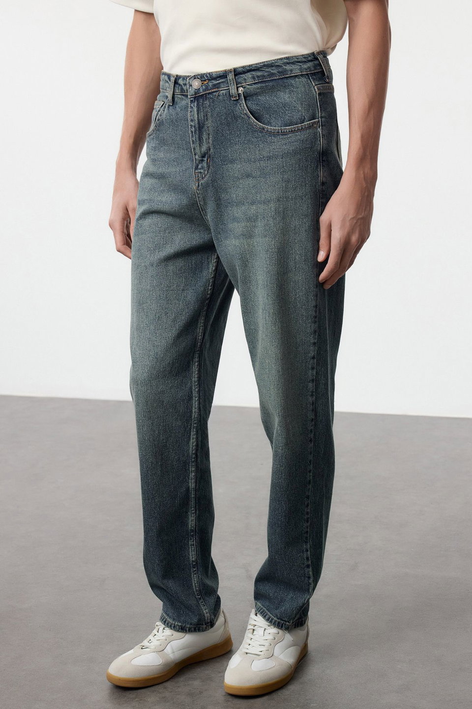 Smoke Baggy/ 90's Straight Fit Jeans Loose Denim Trousers TMNSS24JE00012