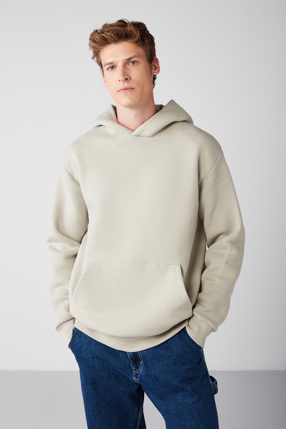 Mordred Men's Soft Fabric Knitted 3 Thread Oversize Hooded Kangaroo Pocket Sweatshirt