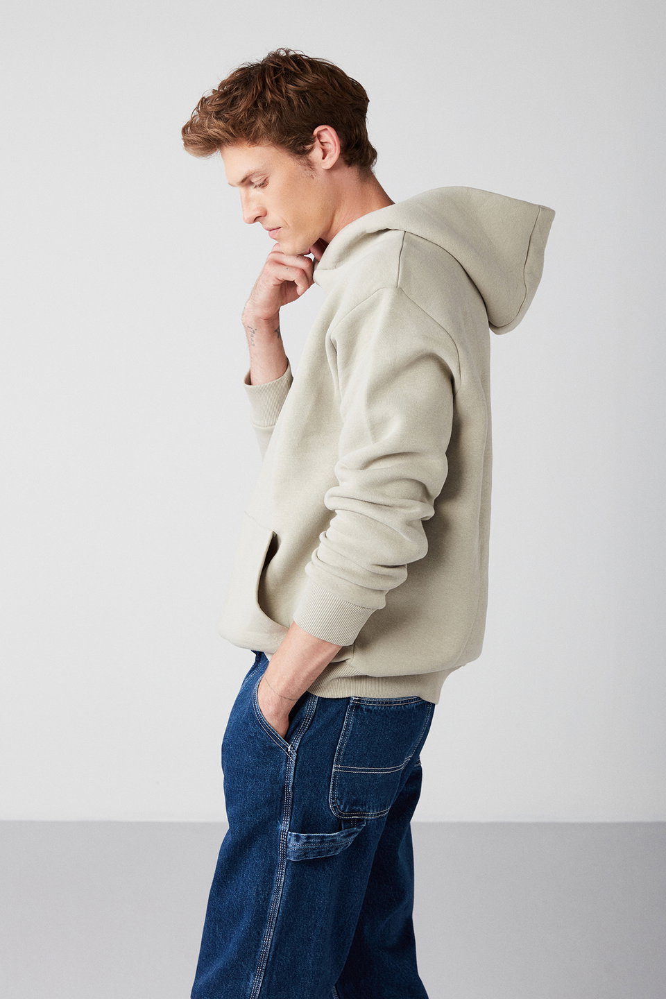 Mordred Men's Soft Fabric Knitted 3 Thread Oversize Hooded Kangaroo Pocket Sweatshirt