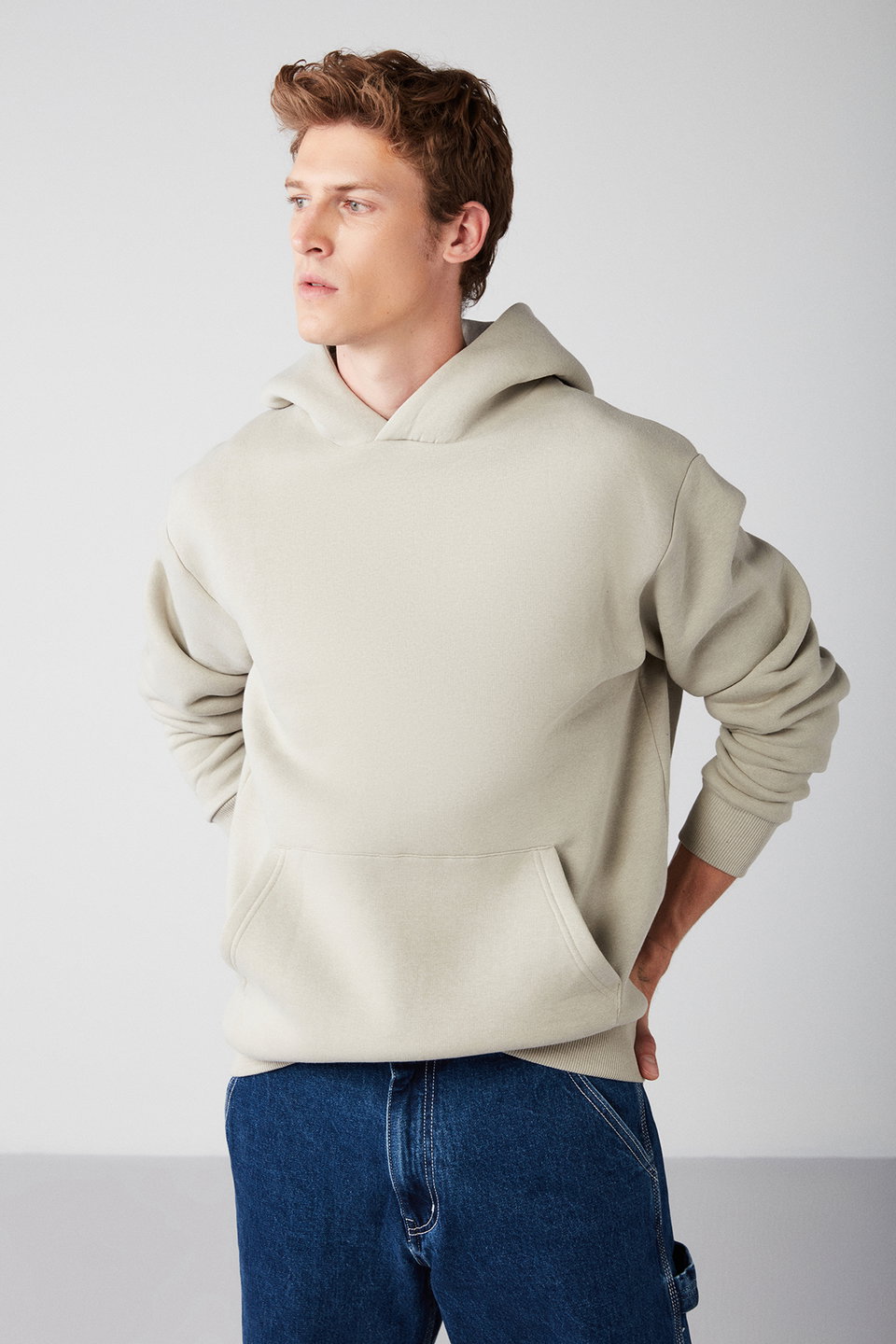 Mordred Men's Soft Fabric Knitted 3 Thread Oversize Hooded Kangaroo Pocket Sweatshirt