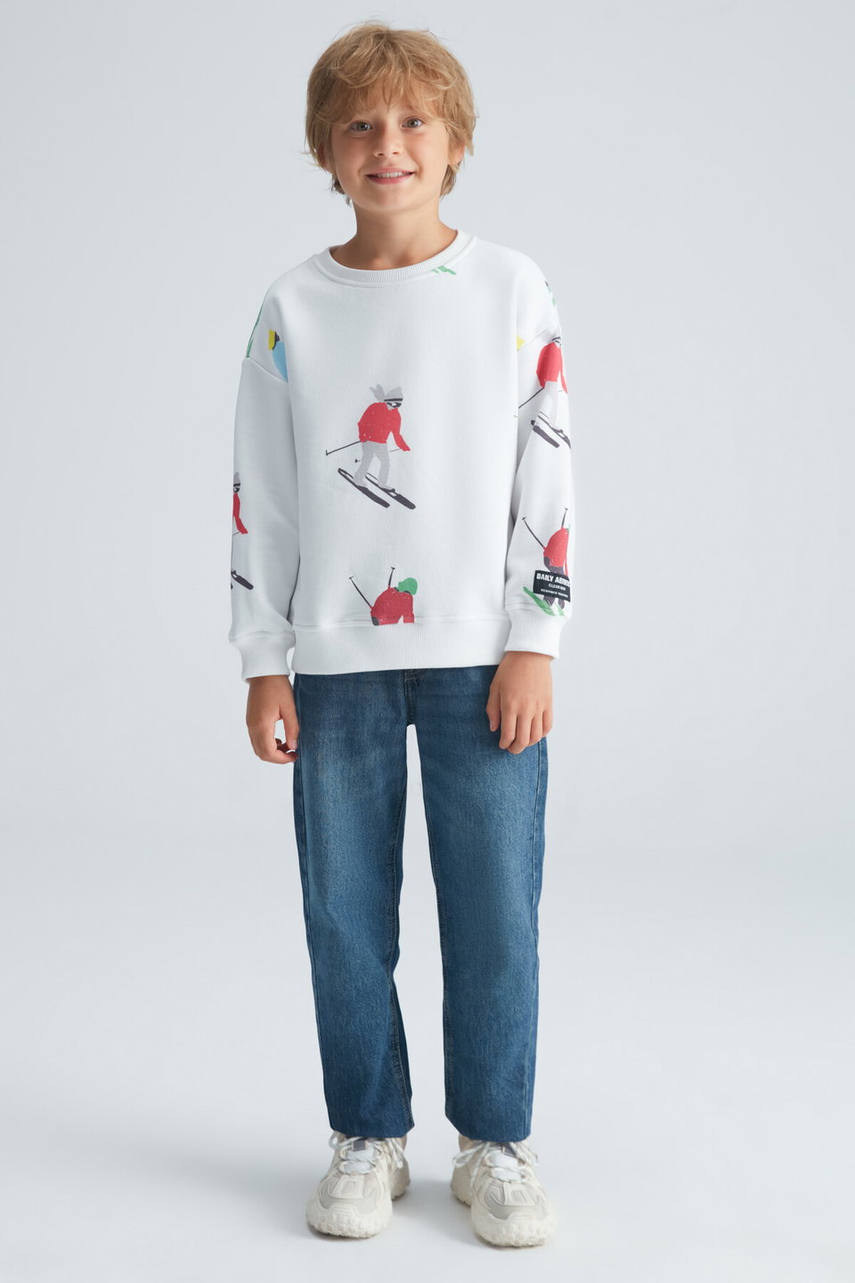 Trendon Boy's 3-Thread Raised Print Detailed Round Neck Sweatshirt