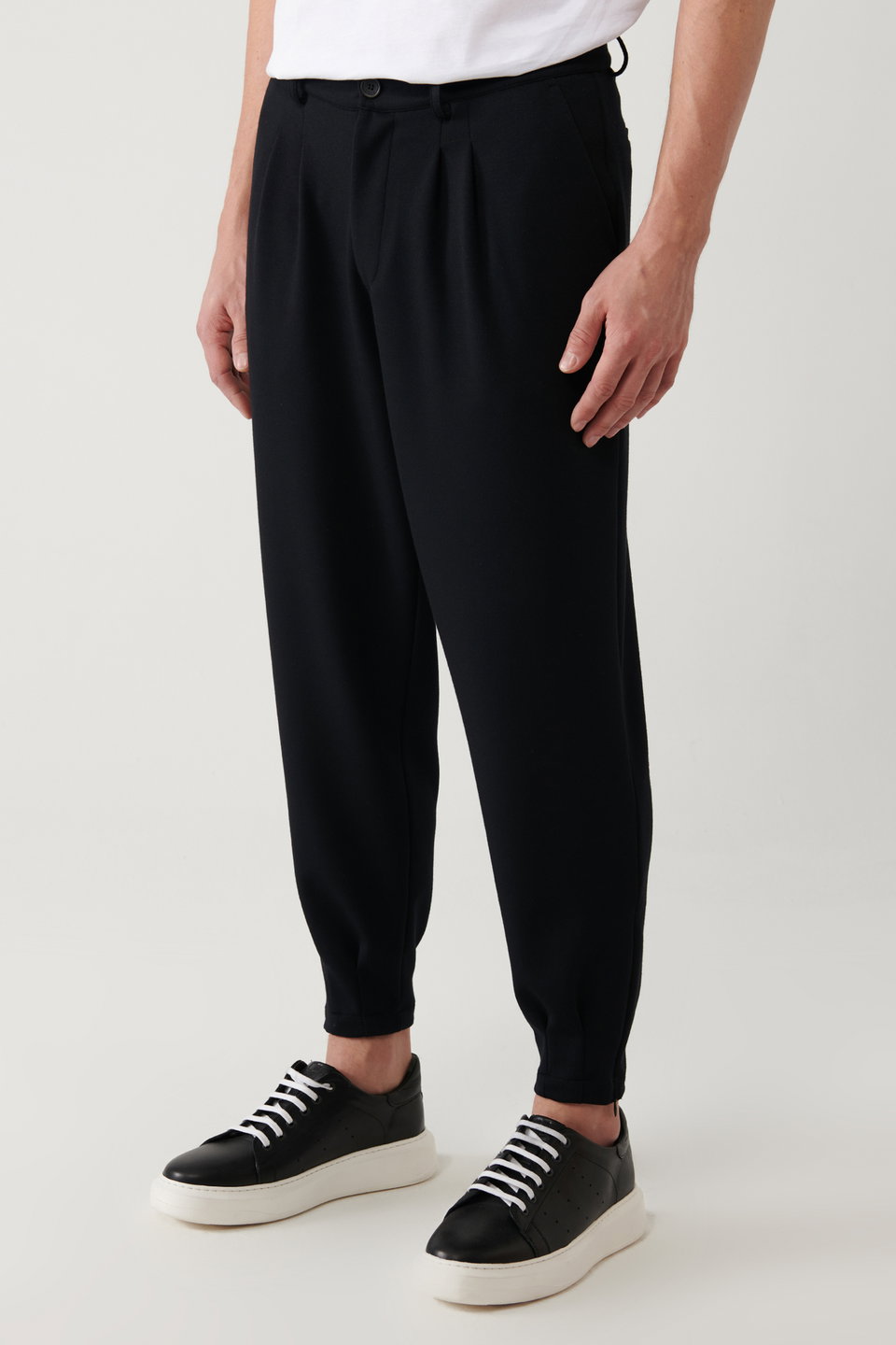 Men's Classic Waist Pleated Baggy Fit Knitted Trousers A41Y3075