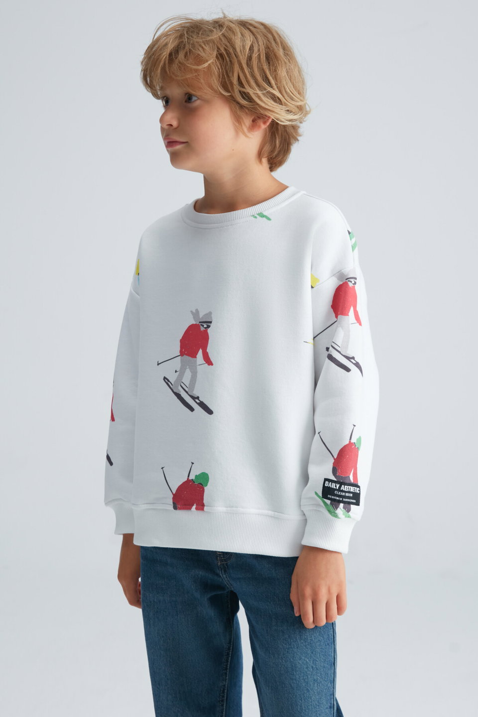 Trendon Boy's 3-Thread Raised Print Detailed Round Neck Sweatshirt