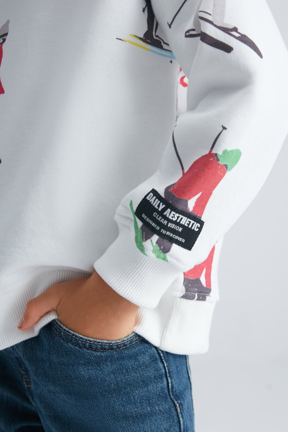 Trendon Boy's 3-Thread Raised Print Detailed Round Neck Sweatshirt
