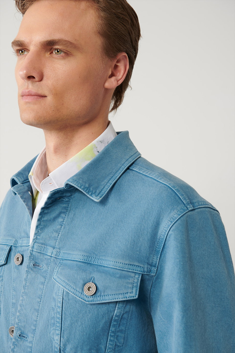 Men's classic collar garment dyed comfort fit denim jacket with pockets a41y6020