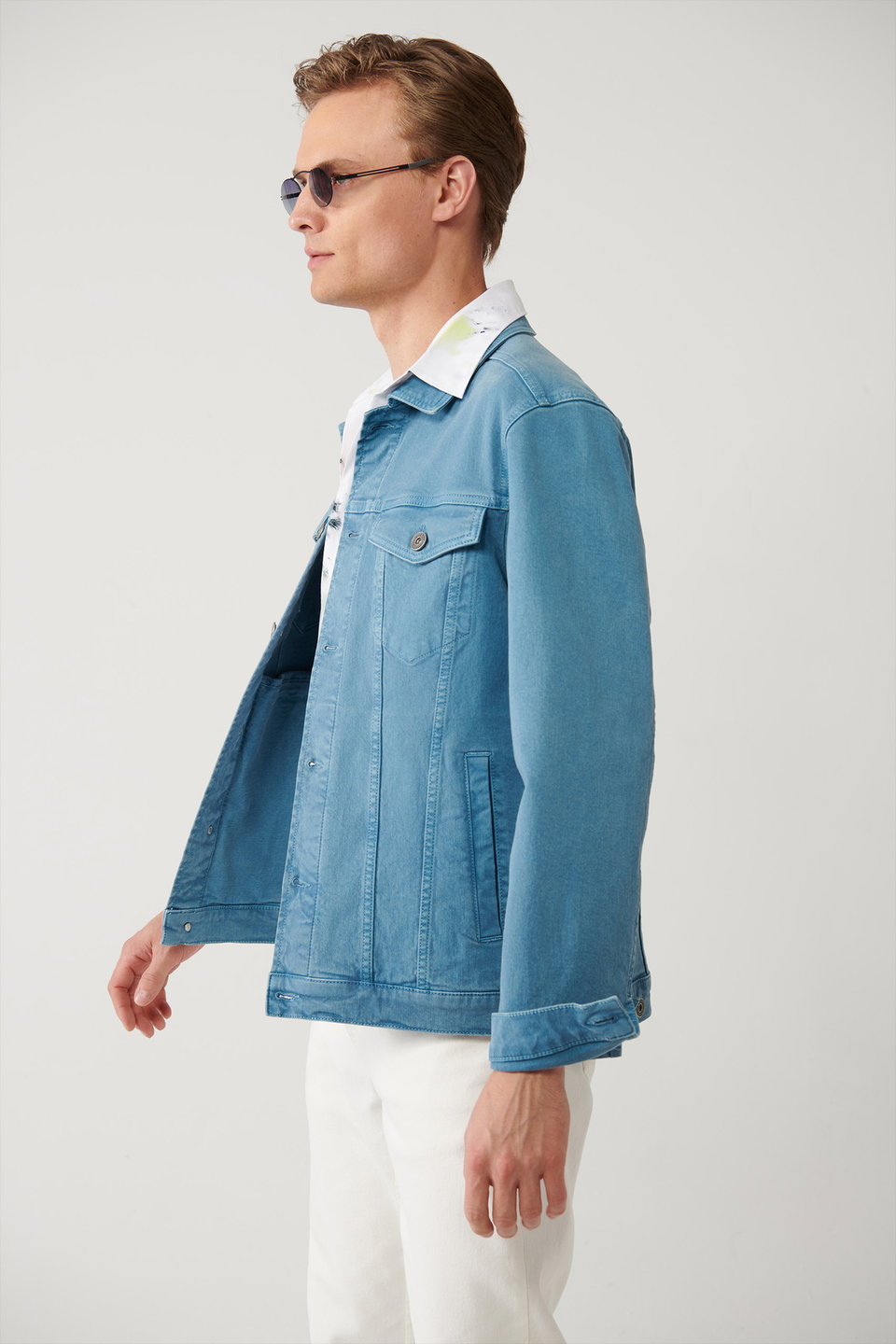 Men's classic collar garment dyed comfort fit denim jacket with pockets a41y6020
