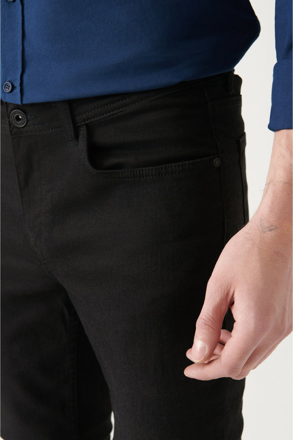 Men's Distressed Washed Stretch Berlin Slim Fit Jean Pants B003502