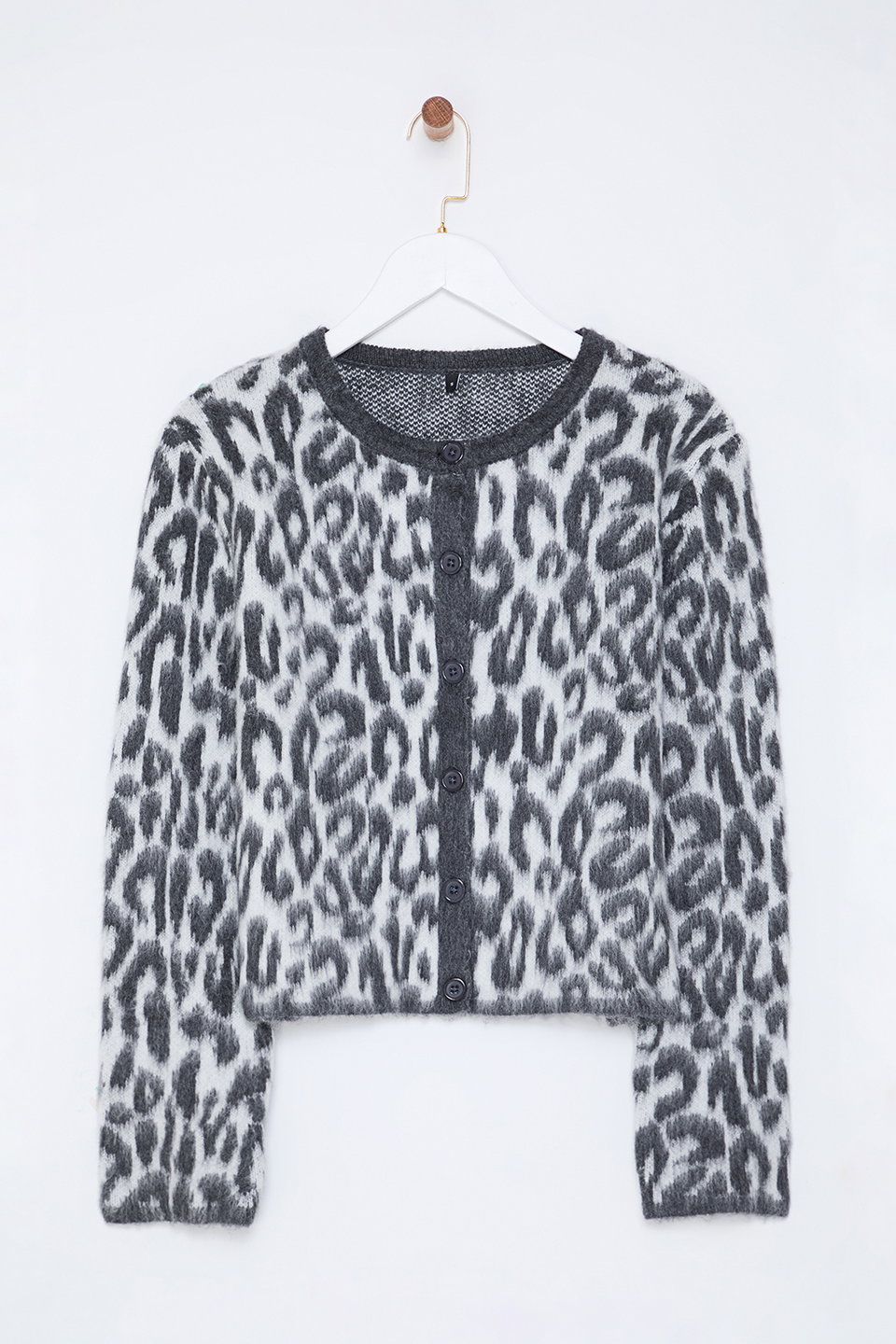 Leopard Patterned Knitted Cardigan TWOAW25HI00378