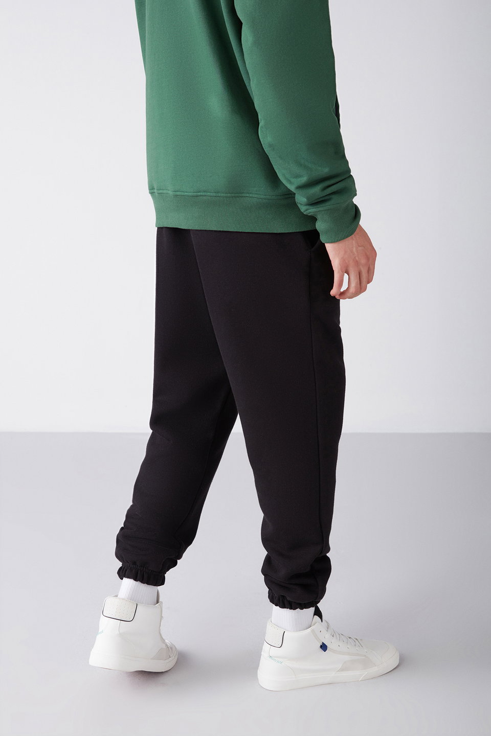 Inside Men's Regular Fit Soft Fabric Elastic Waist Sweatpants