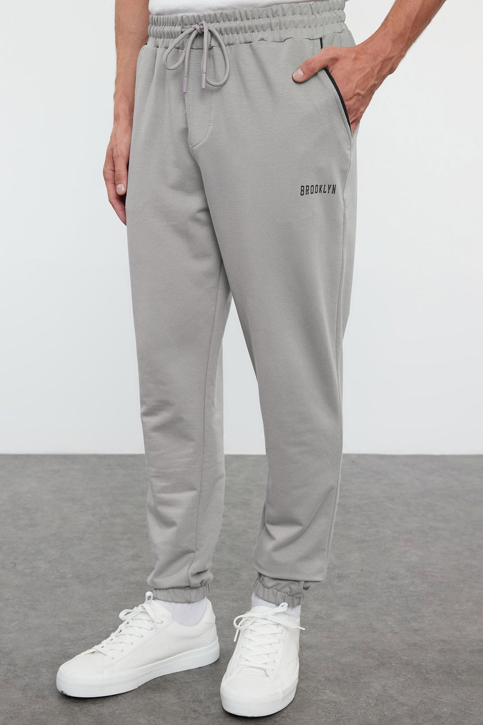 Regular Fit Printed Elastic Leg Sweatpants TMNSS22EA0121