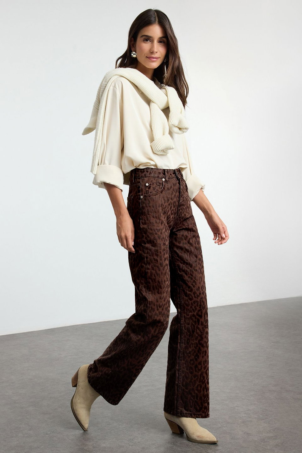 Suede Look Leopard Patterned High Waist Wide Leg Jeans TWOAW25JE00394