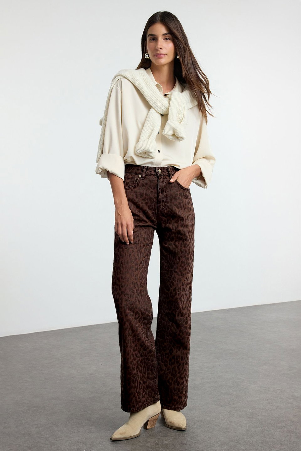Suede Look Leopard Patterned High Waist Wide Leg Jeans TWOAW25JE00394