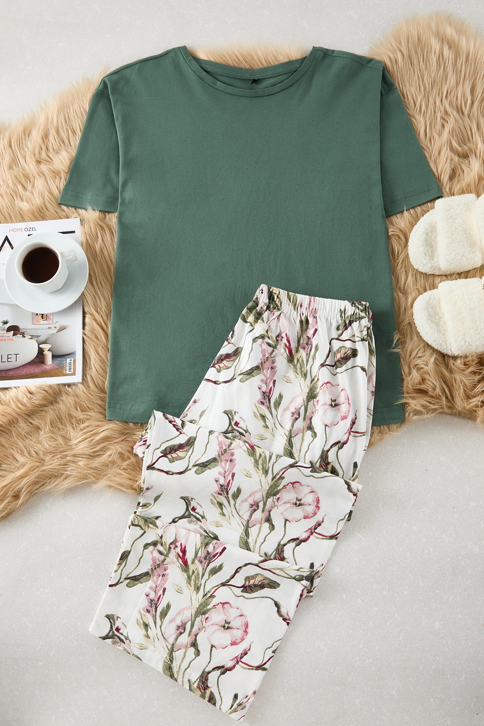 Floral Capri Knitted Pajama Set TBBSS25AI00002