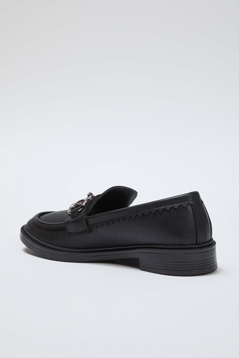 Buckle Detail Flat Women's Loafer Shoes TAXSS25LA00002